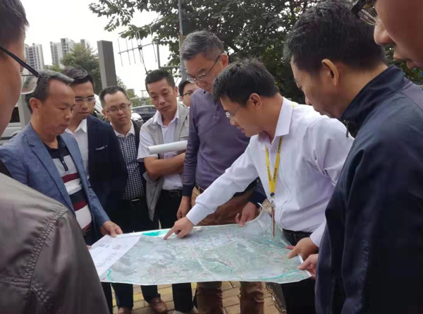 大良街道、順控環(huán)保水務等領導到金陡涌黑臭水體治理現(xiàn)場視察工作